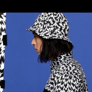 NWOT Vans X Ely Kishimoto bucket hat reversible black white lightning bolts